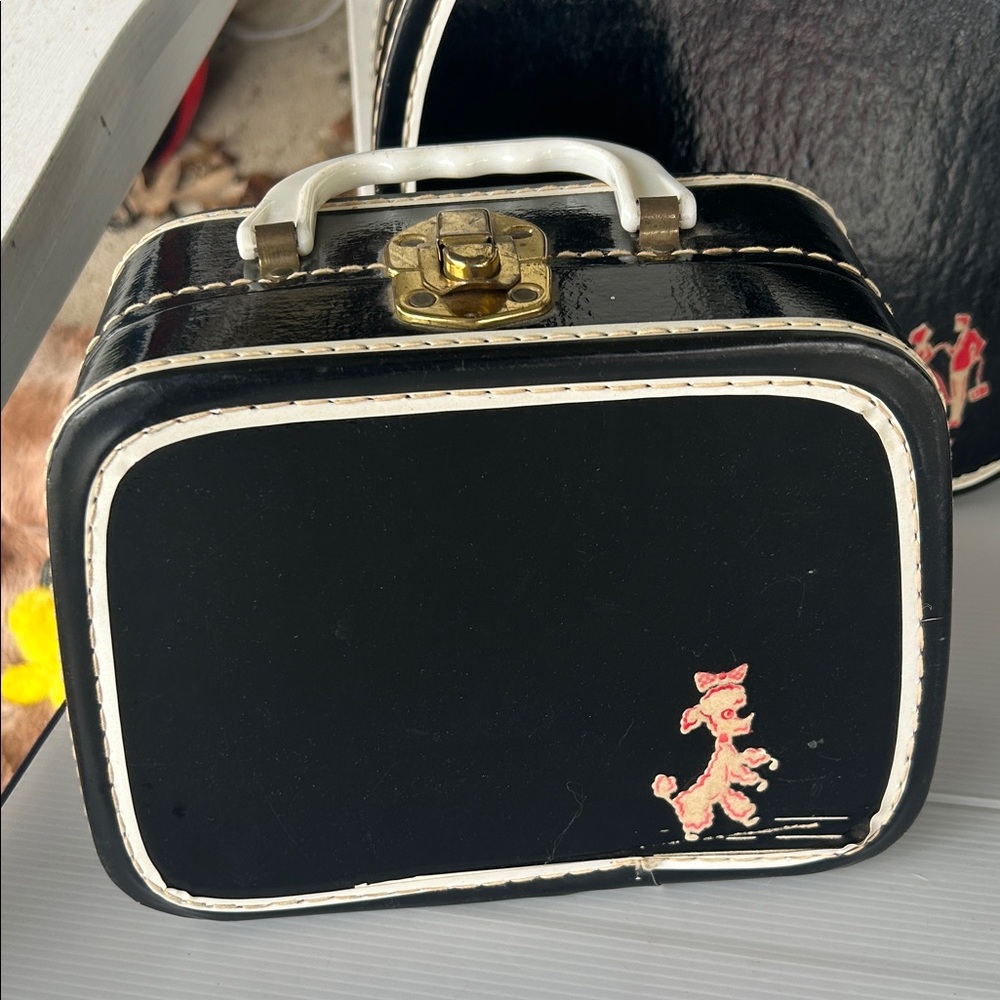 Vintage Black and White Travel Bag Set - Picture 2 of 14
